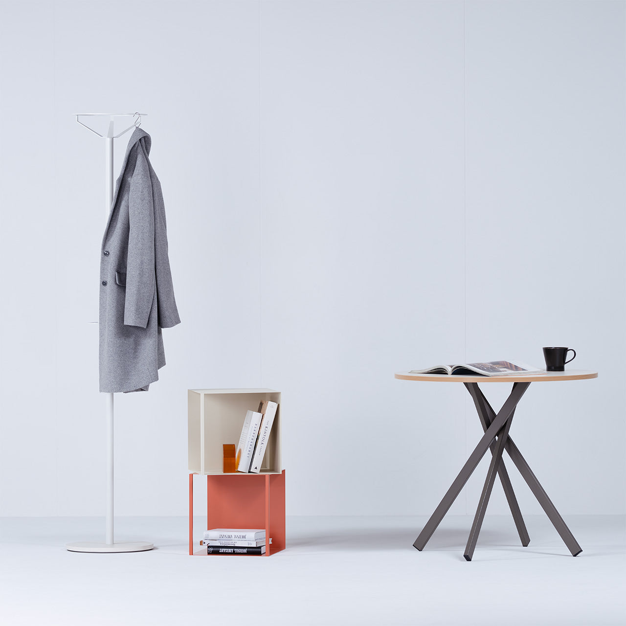 スチール家具ブランド andFREL アンドフレル